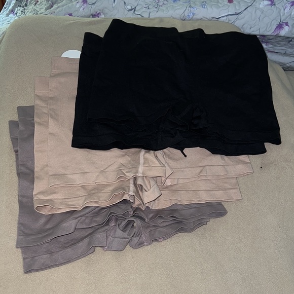 Pack of 6 Sofra Plus Size Seamless Boyshorts (LP0230SBX3) One Size - Picture 2 of 3